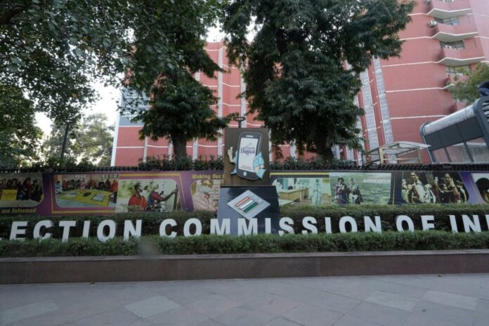 bihar-sir-drive:-1.98-lakh-pleas-for-voter-list-exclusion,-30,000-for-inclusion,-shows-eci-data