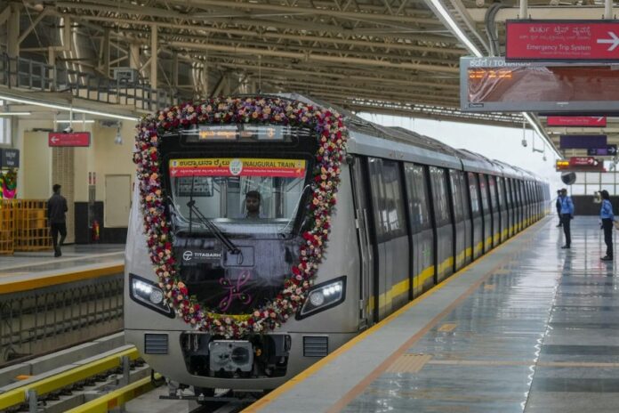 bengaluru-metro’s-yellow-line-brings-partial-relief-to-silk-board,-but-big-fixes-still-pending