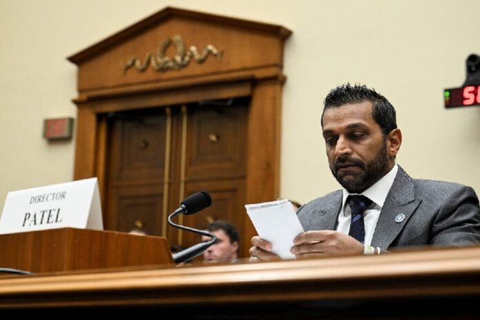 fbi-chief-kash-patel’s-handwritten-pep-talk-notes-to-himself-go-viral,-netizens-call him ‘loser’