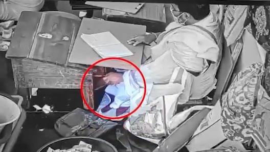 rs-100-crore-stolen:-bjp-leader-alleges-tirupati-theft-under-jagan-reddy-rule