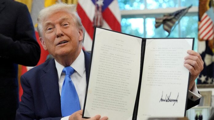 firm-got-25,075-h-1bs,-axed-27,000-us-jobs:-white-house-‘factsheet’-on-visa-move