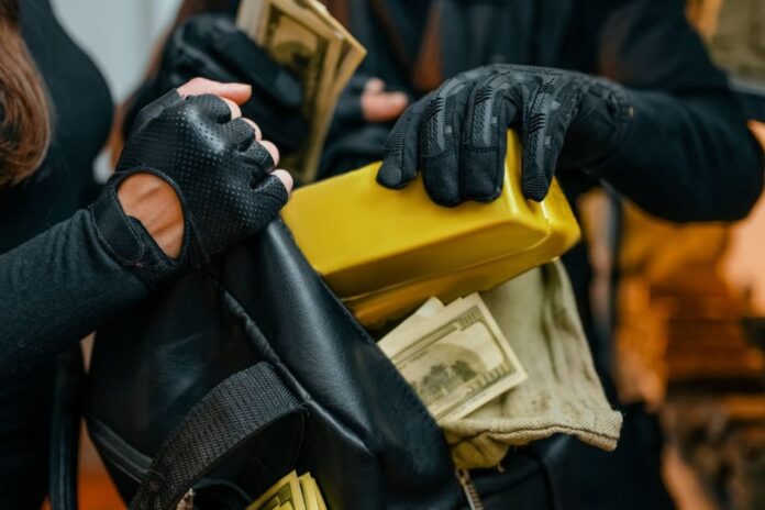 rs-1.5-crore-robbery-rocks-bengaluru-home-as-family-looks-on