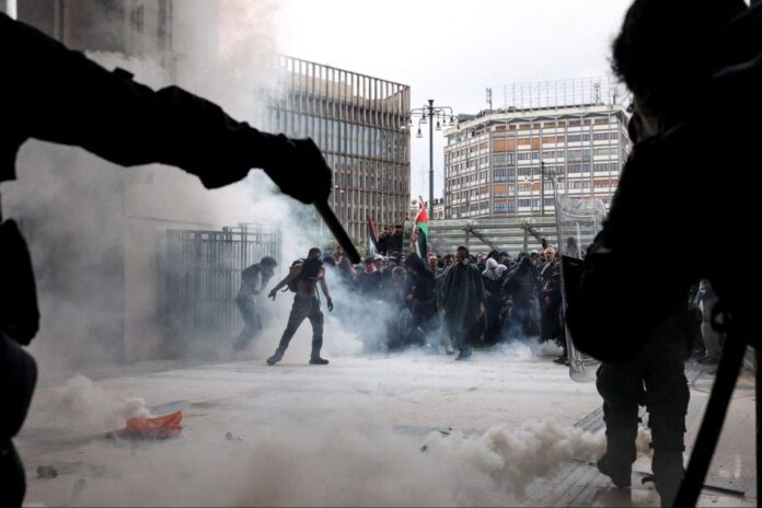 protests-in-italy-over-meloni’s-refusal-to-recognise-palestinian-state,-many-reported-injured