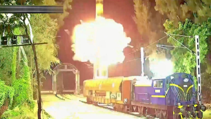 did-drdo-launch-the-agni-missile-from-a-train?-yes-and-no